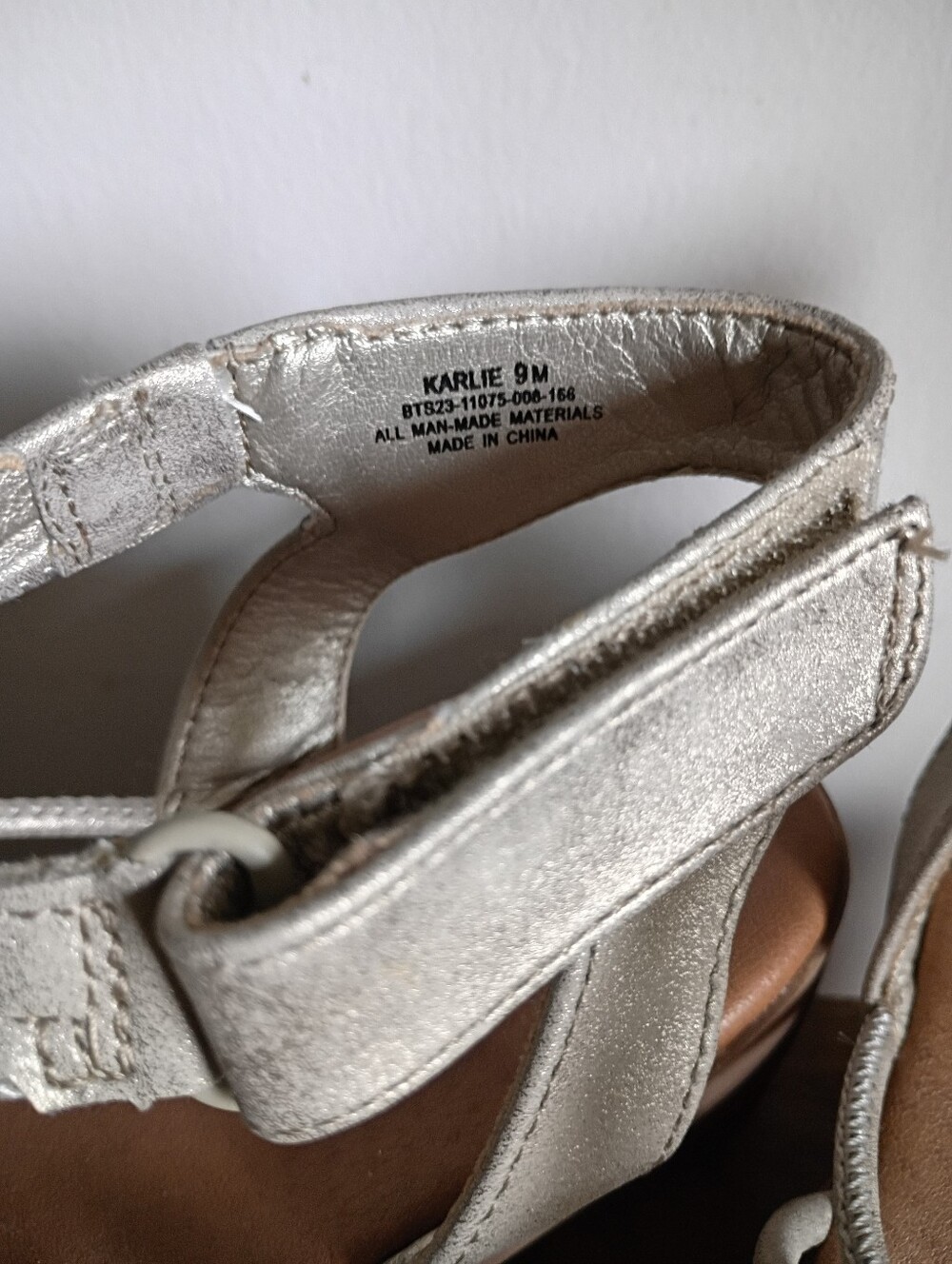 Baretraps Karlie silver wedge sandals - Picture 7 of 7
